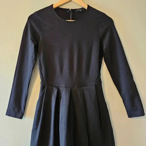 Aritzia Talula Tartine Pleated Fit and Flare Long Sleeve Black Mini Dress Size 4 - Picture 6 of 14
